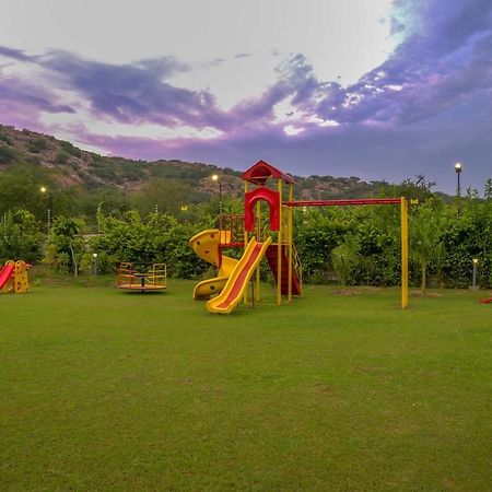 Stayvista At Hillside Paradise Dhauj Esterno foto