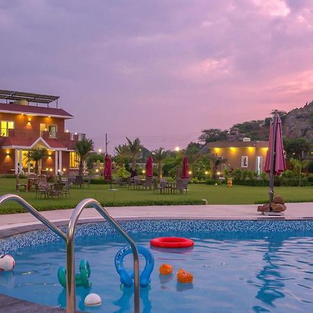 Stayvista At Hillside Paradise Dhauj Esterno foto