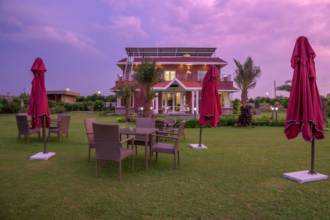Stayvista At Hillside Paradise Dhauj Esterno foto