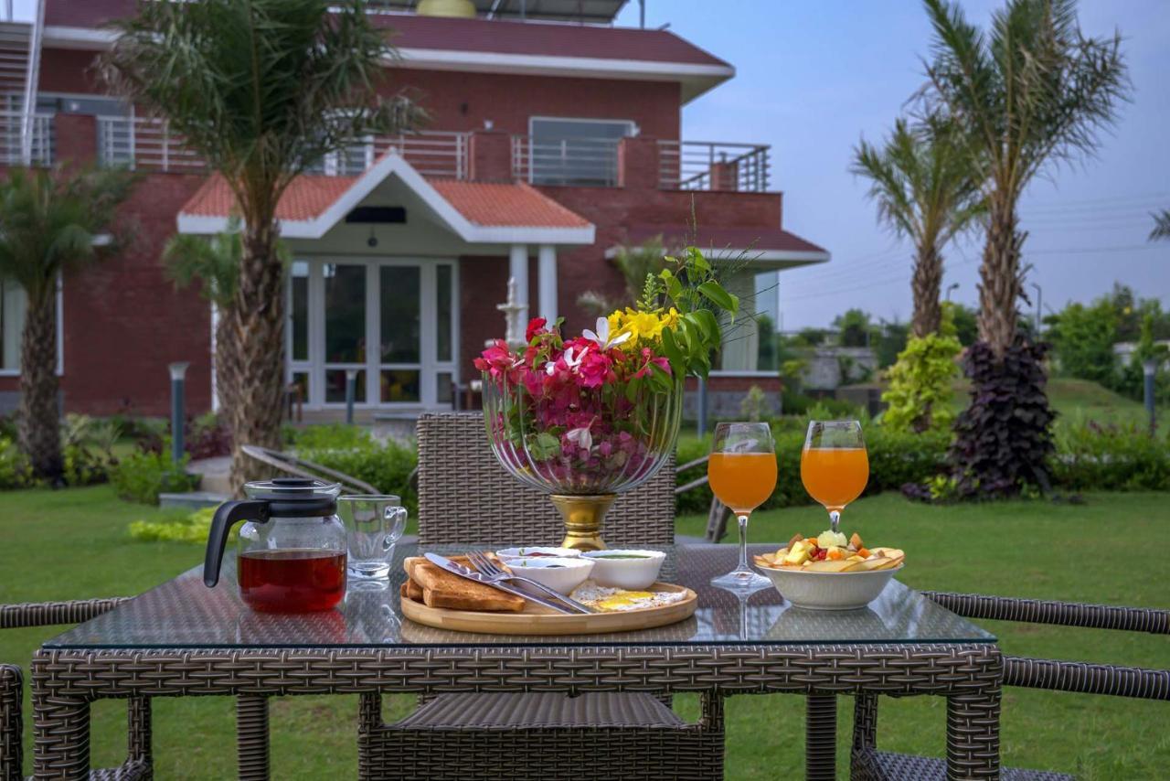 Stayvista At Hillside Paradise Dhauj Esterno foto